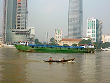 220px-Vỏ_lãi_trên_sông_Sài_Gòn